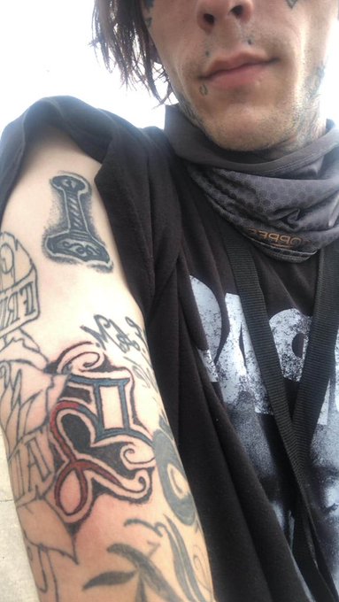 Gemini and capricorn donee by me https://t.co/1TaOcKPFbz