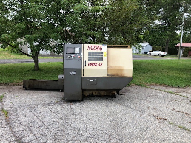 PMToolSolutions's tweet image. Out with the old and in with the new during the Dog Days of Summer... a brand new Lynx 2100M just delivered! #doosancnc #machinegreatness