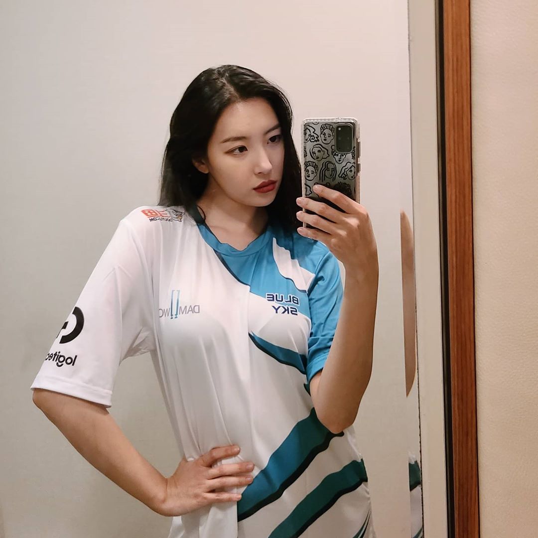 leesunmiturkey's tweet photo. 190720| Sunmi, Instagram güncellemesi

"I'm the showmaker 😎😎" https://t.co/PMlbBsQYix