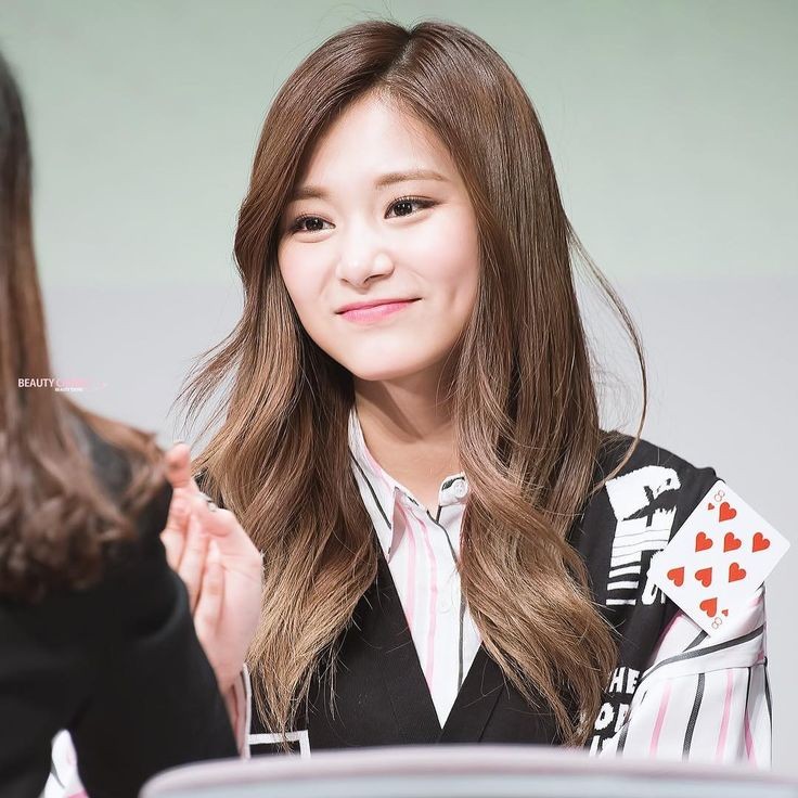 Tzuyu& #39;s cute dimplea thread;