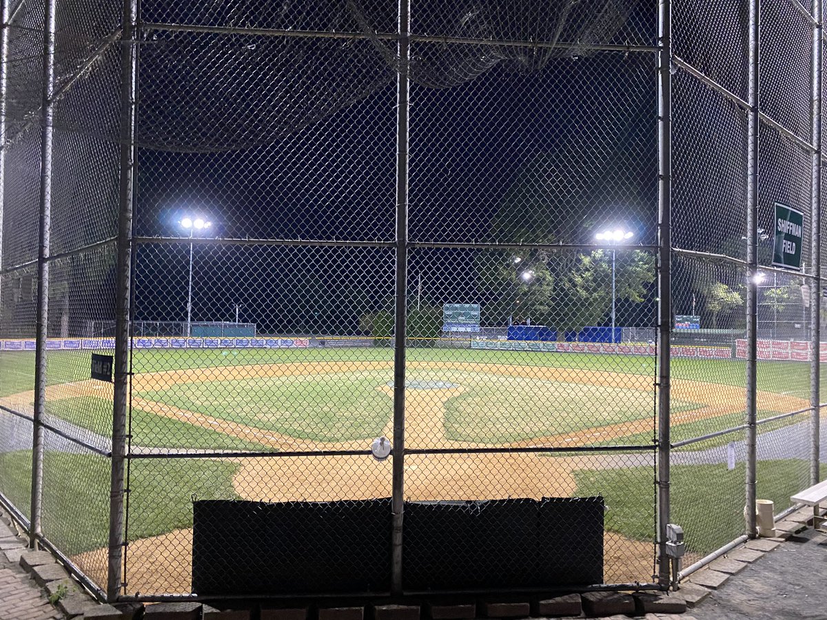 MLLUpdates's tweet photo. Are you ready for the bright lights? City Series starts this week for McLean Little League. #summerfun #nationalpastime #welcomebackmlb https://t.co/maSGDu20c3