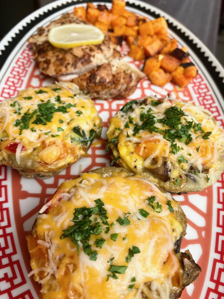 SilverWhisk's tweet photo. Breakfast all day. Sweet Potato Hash + Spinach/Mushroom/Frittata Muffins + Herbs de Provence Grilled Chicken! #breakfast https://t.co/Mtj6spK0gf