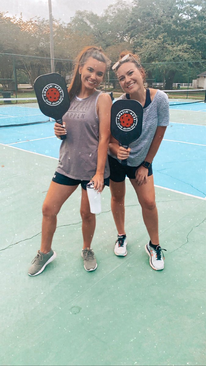 themoodywife's tweet photo. Reallyyyy into pickleball now!! It’s so much fun, why am I just now finding out?! https://t.co/nKhwyaDuLj