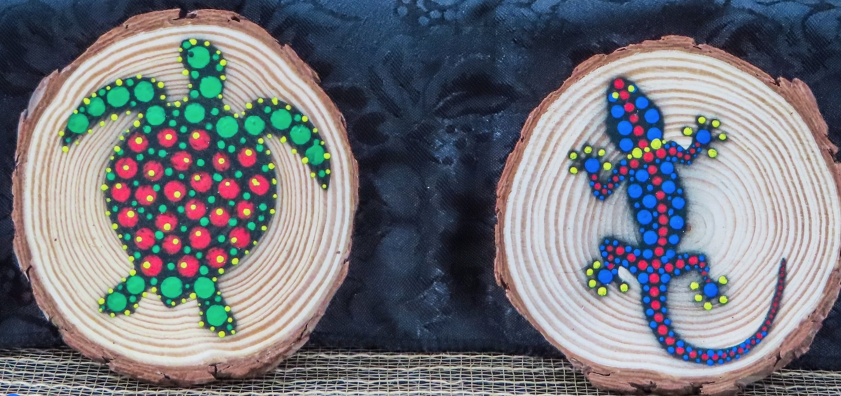 EBTMorlando's tweet photo. Australian Aboriginal art is now brought to you by DIY kits so you can enjoy these activities from the comfort of your home! These DIY kits come with everything you need to make your boomerang, magnet, plaque, or tic-tac-toe game! https://t.co/awflBWNbXT