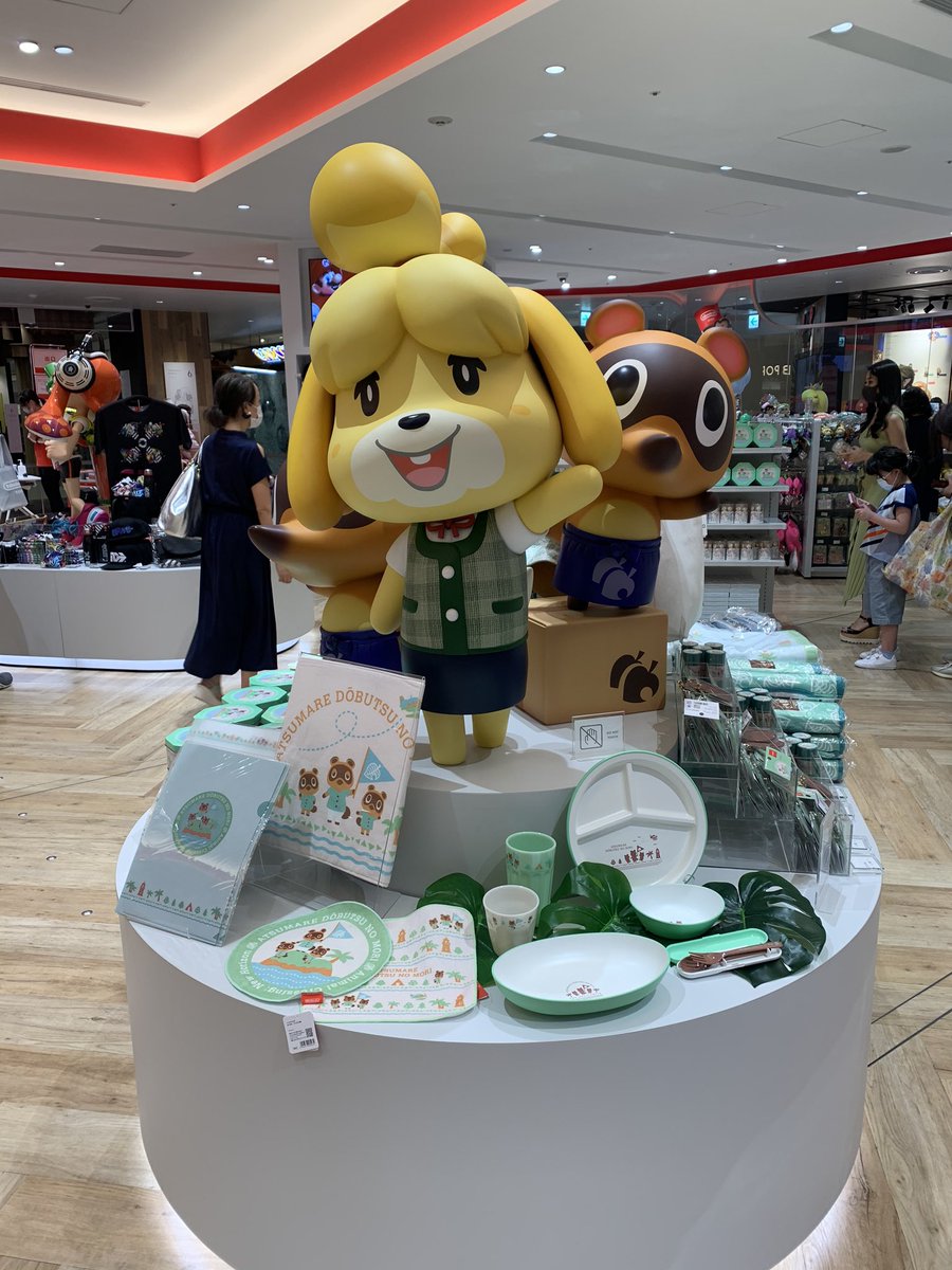 irma_blossom's tweet photo. Tokyo’s Nintendo store ❤️ https://t.co/oLwPFHwz2p