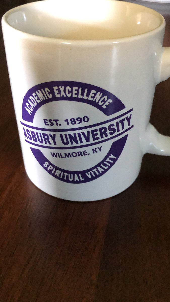sehunt17's tweet photo. Great job @mrpiercEy on your keynote opener at #KYGoDigital today! I was tuning in from Russell, KY. You rocked it today &amp; made this fellow @AsburyUniv alum proud.  There are great things happening in KY schools with #edtech &amp; I enjoy the online platform this year. https://t.co/IyE7fx9Q5m