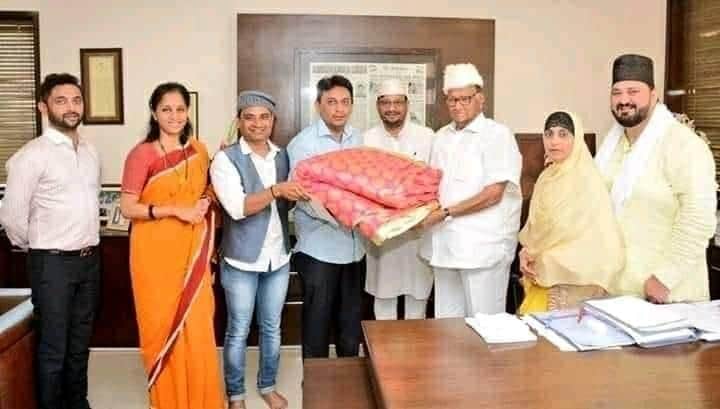 Prasannakshukla's tweet photo. पवार साहब , अजमेर में चाद�� चढ़ाने से क्या आपका मुँह सीधा हो गया ?

#SharadPawar 
#RamMandir https://t.co/ccUx5RtjY0