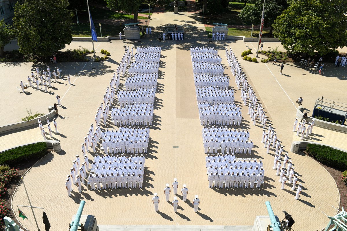 NavalAcademy's tweet photo. The #ClassOf2024 took the oath Saturday as they commenced the training phase of Plebe Summer. 

Stay updated on all our Plebe Summer content with our Flickr page: https://t.co/EiuSObyCJX

#USNA https://t.co/9DQkXmRoG1
