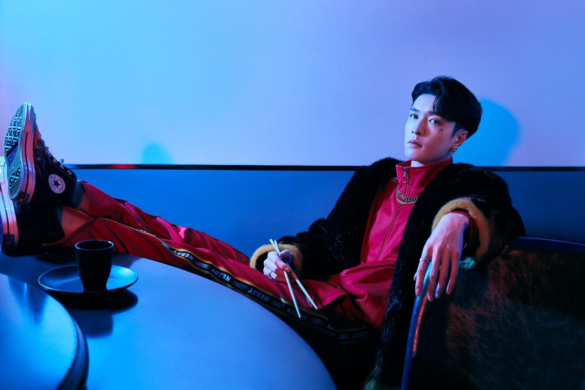 lay_studio's tweet photo. .@layzhang welcomes you into this new era. His fourth album LIT is now complete. We hope you enjoy it! #LIT_LayZhang #IamLIT #WeAreLIT 

LINK TO STREAM ➡️ https://t.co/OEsnnDghDe https://t.co/feE7k1iLT6