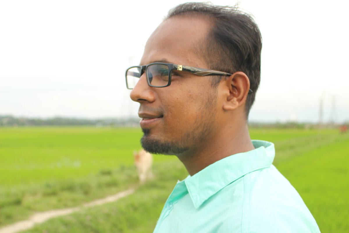 sksorif52's tweet image. শুধু পানে ঠোঁট লাল হয় না,
সাথে লাগে চুন!
তেমনি--মানুষ সুন্দর হলে চলে না
যদি না থাকে গুণ,!