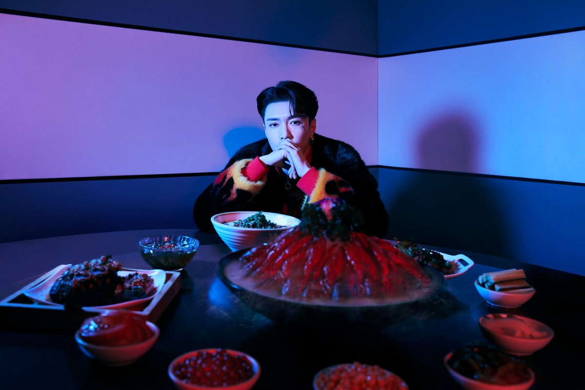 lay_studio's tweet photo. We want to know what your favorite song is off the album from @layzhang! #LIT_LayZhang #IamLIT #WeAreLIT 

LINK TO STREAM ➡️ https://t.co/OEsnnDghDe https://t.co/2TIOxCCW6C