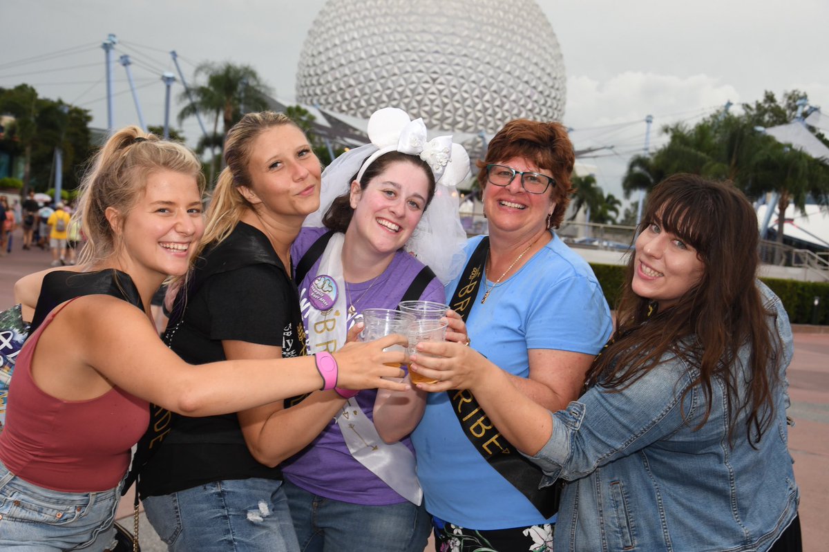 rickardsred's tweet photo. A year ago I was in Disney World on my bachelorette weekend having a blast with my girls! We were “wearing ears and drinking beers” 🤣 https://t.co/A0cAMUOqch
