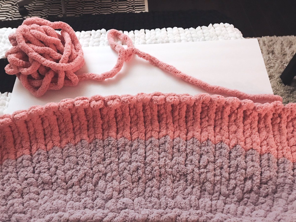 knitsandlove's tweet image. Lavender and Blush Baby Blanket 💕 #flatlay #chunkyknitswithlove #chunkyknitblankets #handmadechunkyknitblankets #chunkyknitblanketsdmv #knitting #knittingaddict #knittinglove #knittinginspiration #chunkyknitting #chunkyknitblanket #art #love #joy #babyblankets #babygirl #babyboy