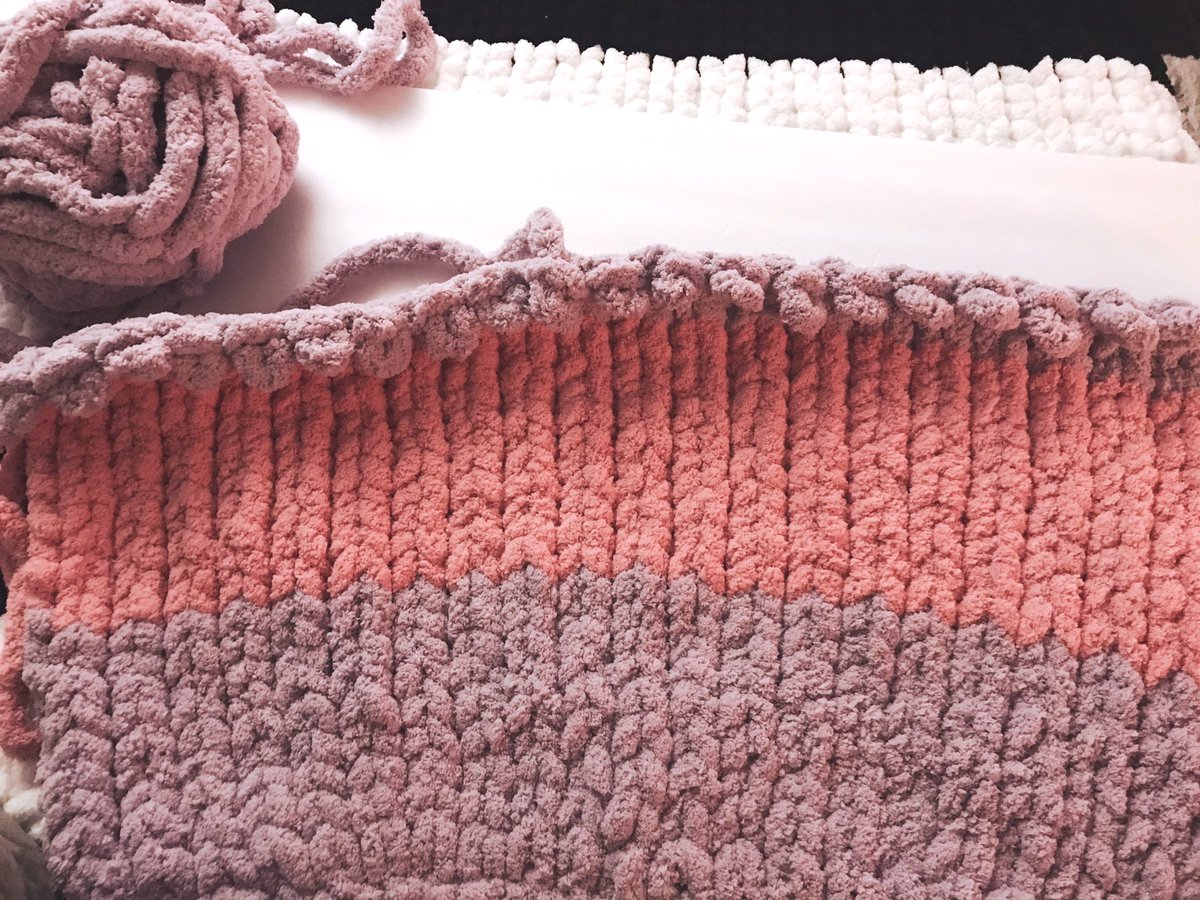 knitsandlove's tweet image. Lavender and Blush Baby Blanket 💕 #flatlay #chunkyknitswithlove #chunkyknitblankets #handmadechunkyknitblankets #chunkyknitblanketsdmv #knitting #knittingaddict #knittinglove #knittinginspiration #chunkyknitting #chunkyknitblanket #art #love #joy #babyblankets #babygirl #babyboy