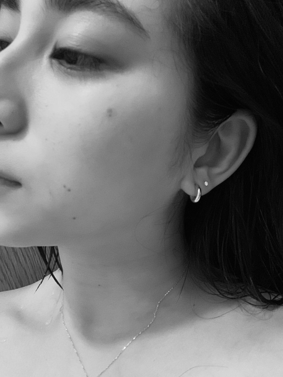 朝木ちひろ Asaki Chihiro せきまゆちゃん 100均に金アルのひとでも今までのピアスつけられるシリコンカバーがあるよ せきまゆちゃんの体質に合うといいのだけど 参考url貼っておくね T Co 2etmg1eb4o