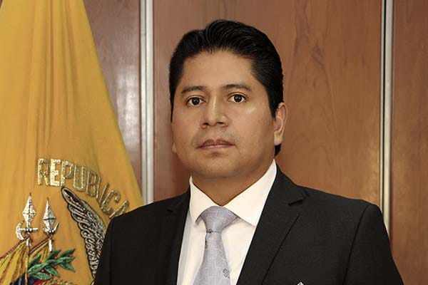 roquesumans31's tweet photo. #ProhibidoOlvidar estas #Caritas
#DavidJacho, #DilzaMuñoz, #WilmanTeran son los Jueces de la Corte Nacional de Justicia que el día de hoy darán su veredicto a favor o en contra de @MashiRafael
¿ Se sumarán a la lista de Jueces a los que se les seguirá el #DerechoDeRepetición ? https://t.co/d7OtEO2Ot9