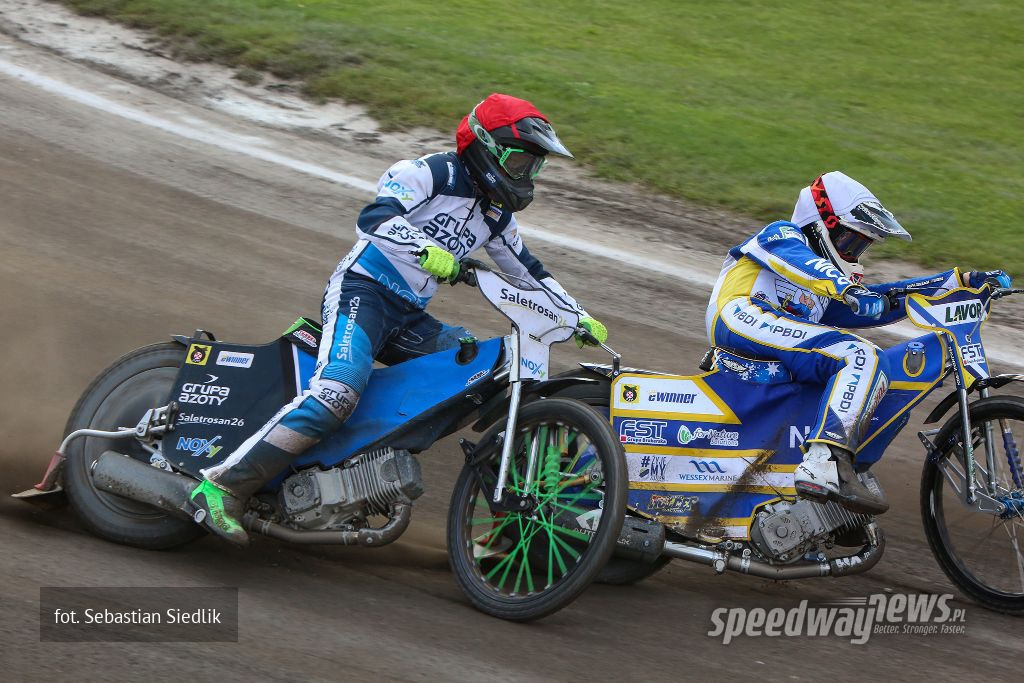 speedwaynews_pl's tweet photo. Nasz fotoreporter @siemekgr przygotował dla czytelników @speedwaynews_pl fotorelację z niedzielnego meczu @UniaTarnowZSSA - @KS_Torun.
Link do fotorelacji w komentarzu 👇👇
#TARTOR | #ewinnerpierwsza | #pierwszanajlepsza | #StawiamyNaŻużel | #speedwaynews https://t.co/xCHt7iVHUA