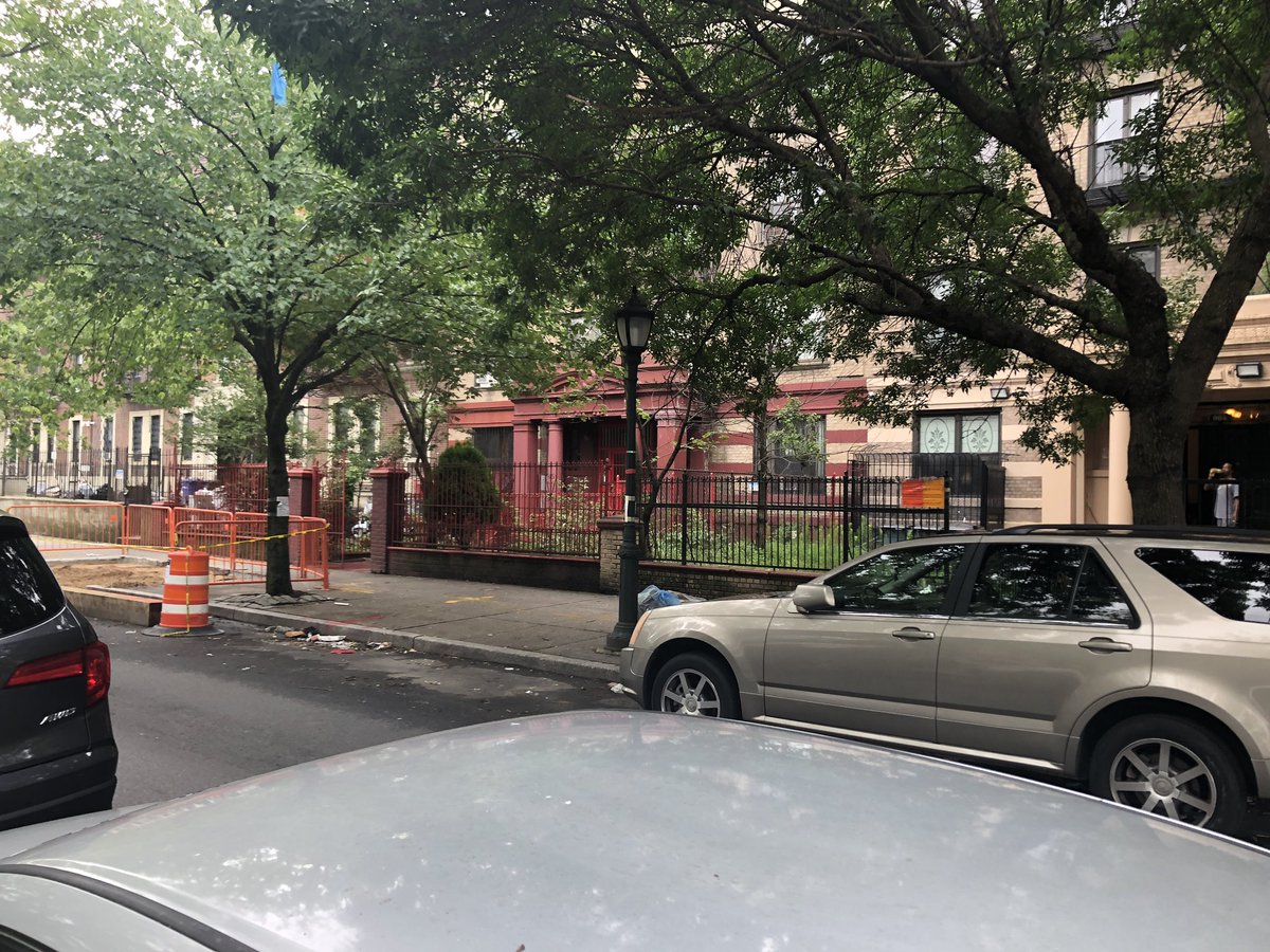 GothamIphone's tweet photo. Picking up #iPad devices for repair as well! This #morning we were in #crownheights and #unionsquare 

The #city is still a little quiet, so if you’re #workingfromhome it absolutely ok! #staysafe because #wecometoyou #nyc https://t.co/qKvxHR83lh