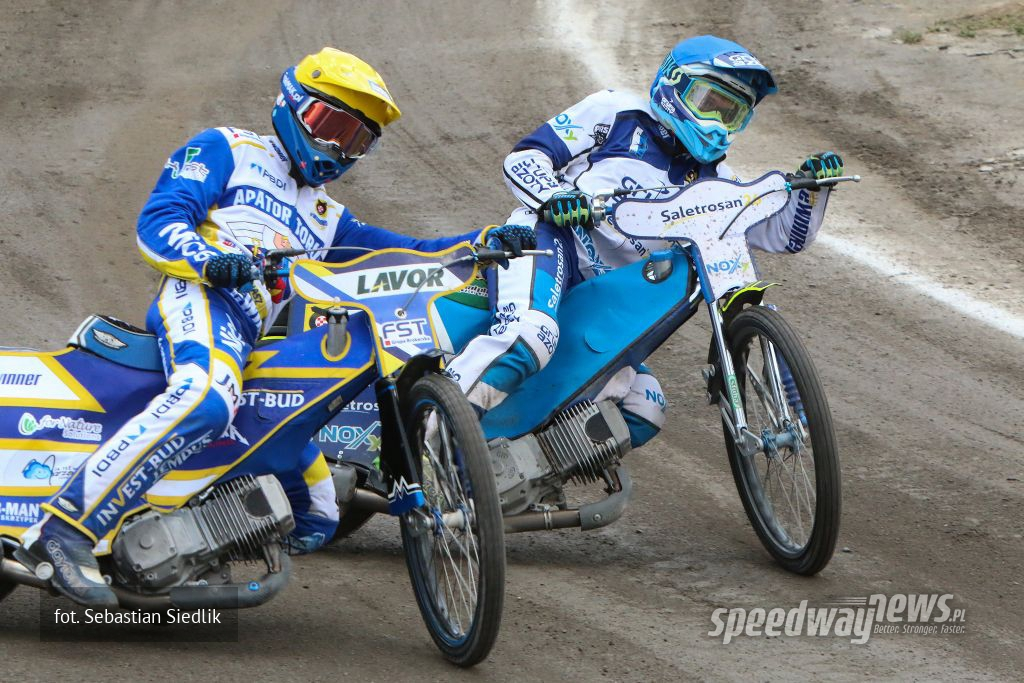 speedwaynews_pl's tweet photo. Nasz fotoreporter @siemekgr przygotował dla czytelników @speedwaynews_pl fotorelację z niedzielnego meczu @UniaTarnowZSSA - @KS_Torun.
Link do fotorelacji w komentarzu 👇👇
#TARTOR | #ewinnerpierwsza | #pierwszanajlepsza | #StawiamyNaŻużel | #speedwaynews https://t.co/xCHt7iVHUA