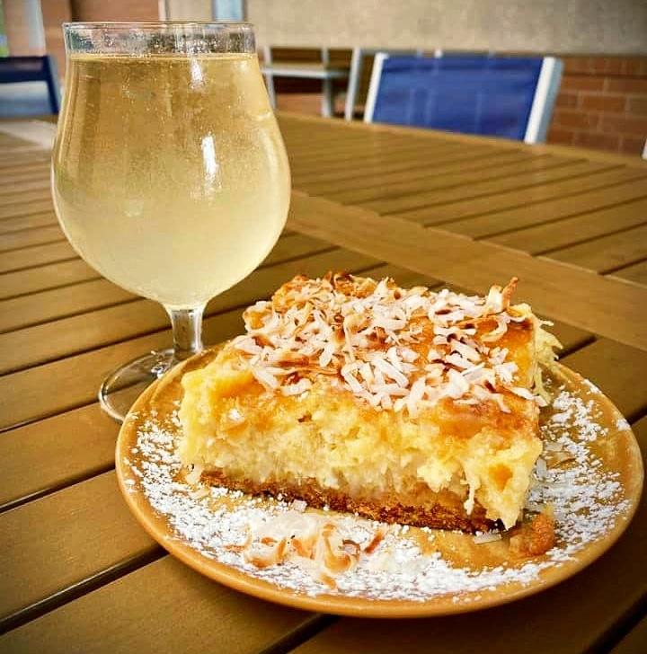 tapbrewhub's tweet photo. 🎶 If you like Pina Colada’s, &amp; getting caught in the rain! 🎶

We can’t travel to the islands right now, so we decided to bring the islands to STL! 

Come try our Pina Colada Giggle Water &amp; Pina Colada Gooey Butter Cake! 

Mon-Wed 4pm-9pm
Thurs-Sunday 12pm-9pm
DoorDash Avail! https://t.co/Pwe8pDmUdP