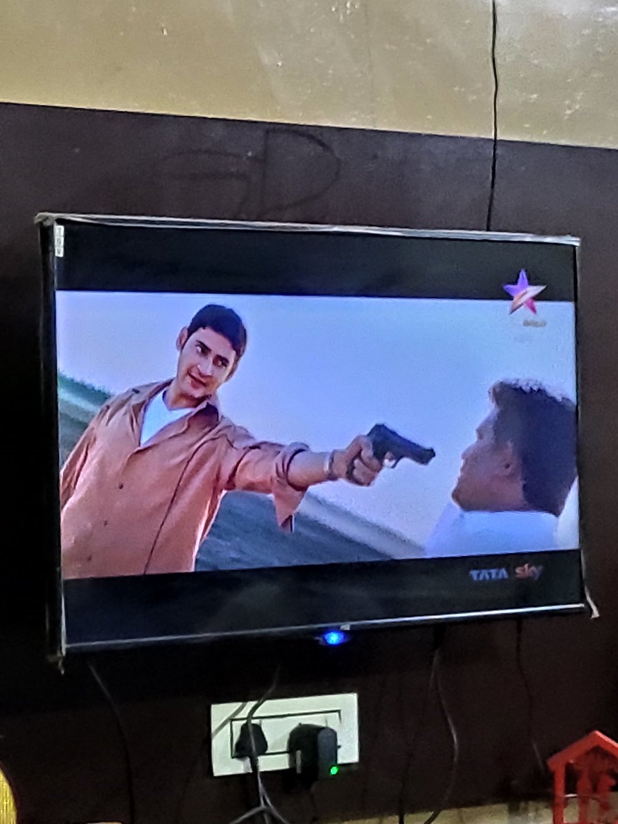 Madhutata24's tweet photo. Watching #Athadu On #MaaGold
@urstrulyMahesh https://t.co/3zLDT41vBx