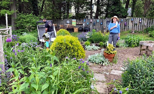Caring for parks is a bit challenging, and certainly different, during the pandemic. Here's a peek behind the scenes at adaptations made at Green Spring Gardens. bit.ly/2Wi3Icg