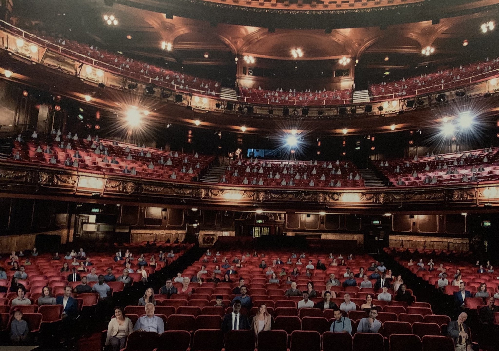 Theatre direct. Палладиум (театр). Palladium Лондонский. London Palladium Theatre фото. Где находится театр Palladium.