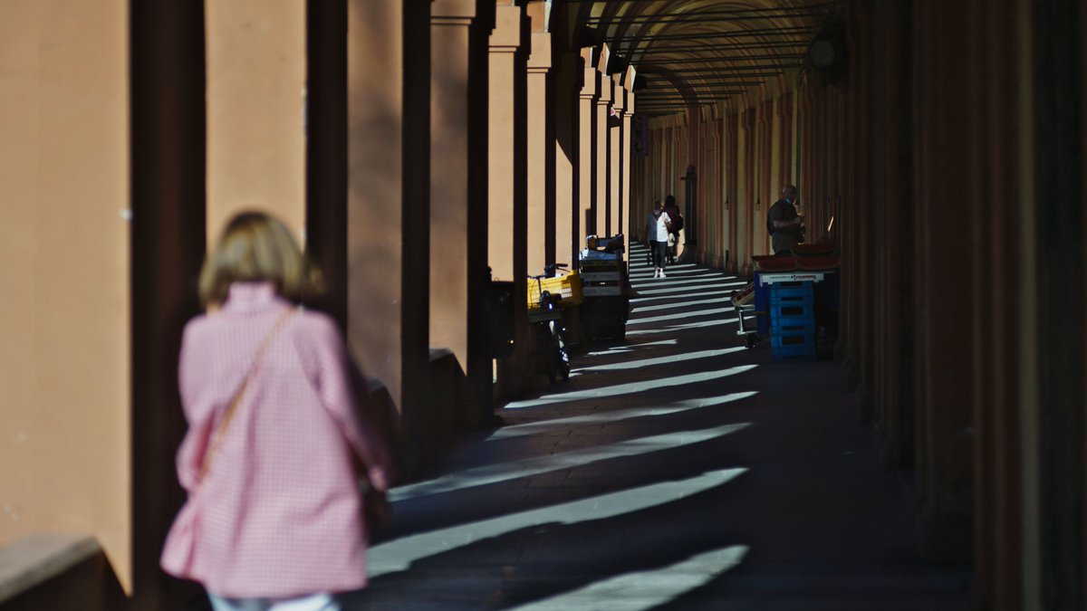 giovannitundo's tweet photo. #Bologna #Portici #ViaSaragozza #Photography
~
#PatMetheny Group - Are You Going with Me? - 1989 https://t.co/7JGz7nGep3 https://t.co/sNwcZG0fyP