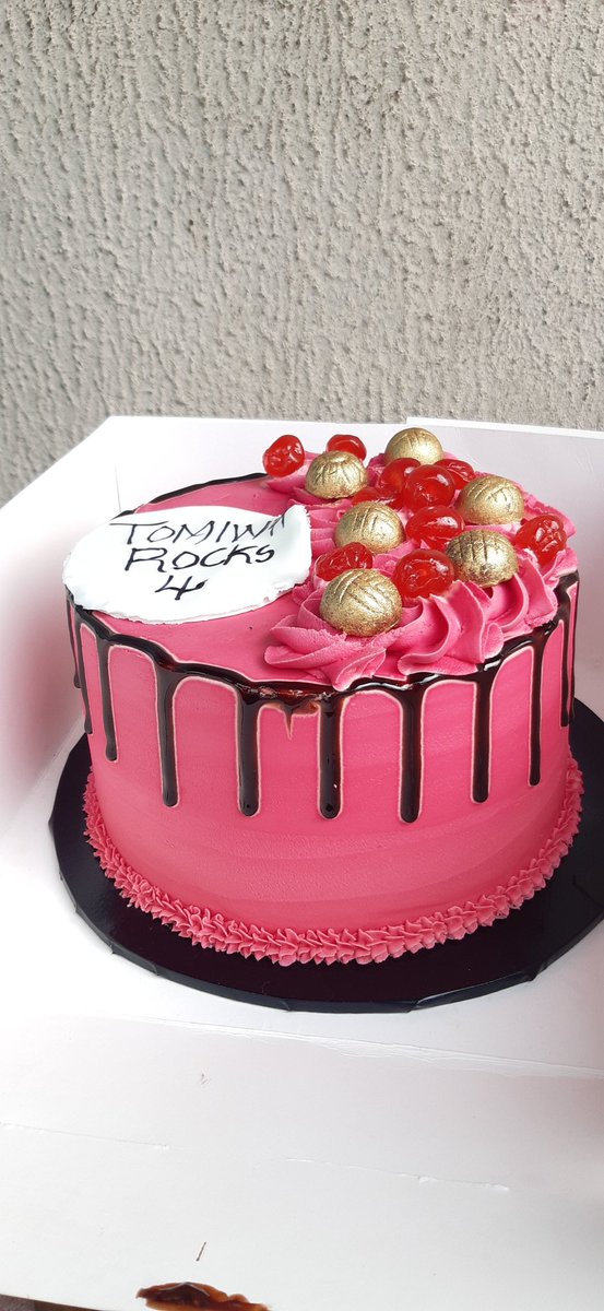 CakesMskay's tweet photo. @Esimisola50 @DrOlufunmilayo Thank you so much @Esimisola50 
We make beautiful and yummy cakes ma @DrOlufunmilayo . Kindly check out our Instagram page @mskay_cakes https://t.co/SWrKBJQfc8