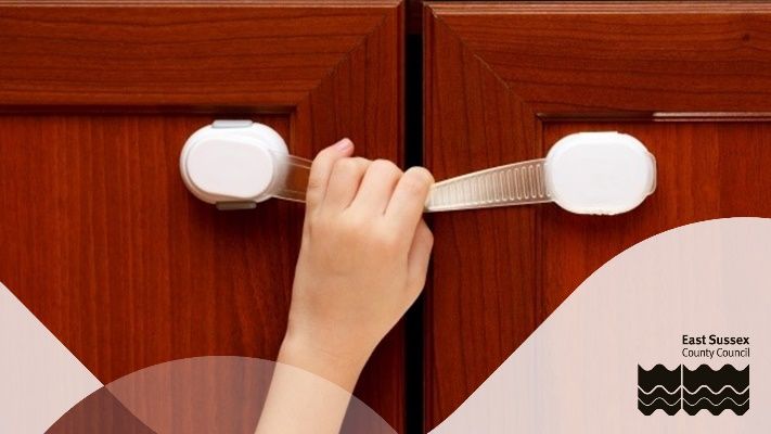 ebnhomes's tweet photo. Single parents with dependents can now form a ‘bubble’ with 1 other household. If you are creating a bubble with friends or relatives, be mindful when visiting to pay attention to your little ones.  There may not be the same level of home safety equipment #safechildrentogether https://t.co/eOovTIUSDw