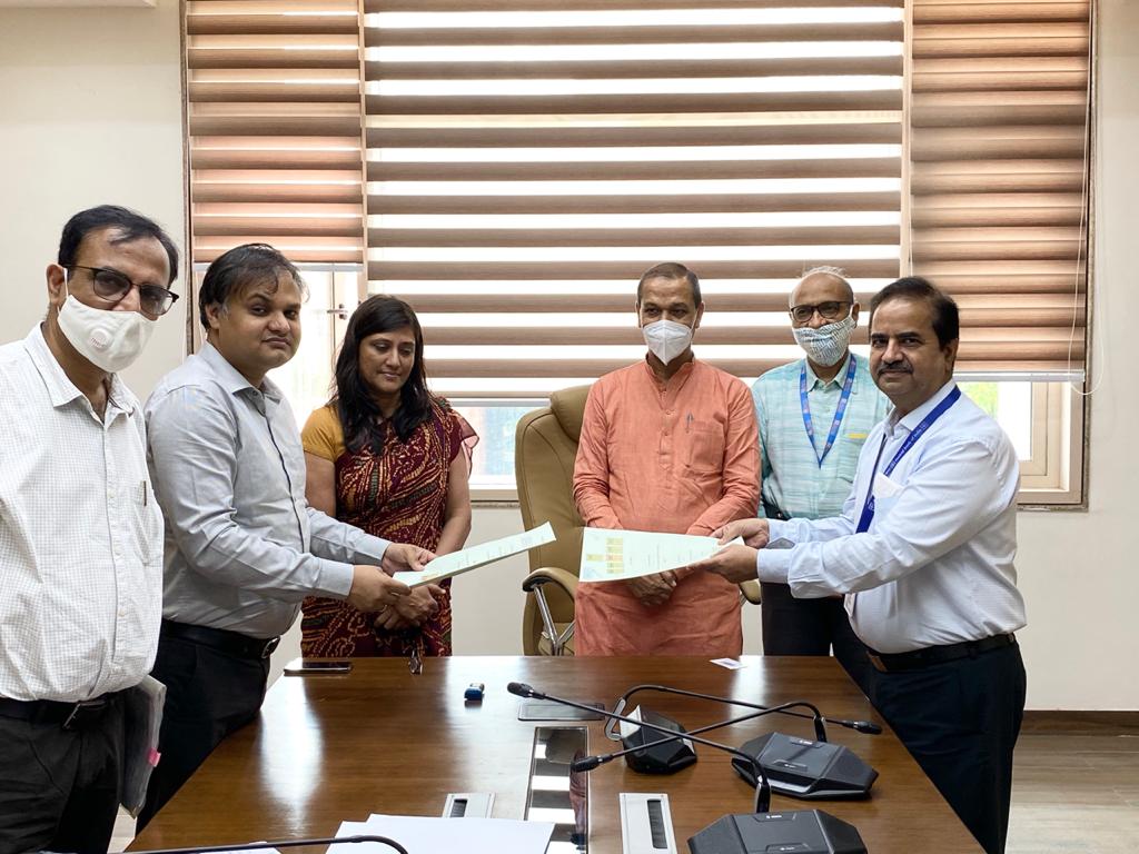 MPMSMEDept's tweet photo. 1/2 @MSMEDept  द्वारा मार्जिनमनी अनुदान के क्‍लेम सेटलमेंट के लिए राज्‍य स्‍तर पर एक मात्र नोडल बैंक के रूप में @centralbank_in
  के साथ विभाग द्वारा MoU किया गया। https://t.co/x822CYB5jN