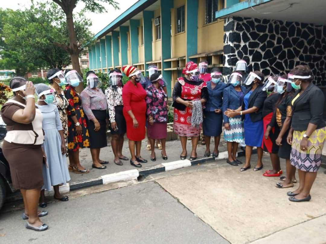 Pinkmind19's tweet photo. The entire staff of the School of Nursing Luth in appreciation of the donated face shields by the pinkmind initiatives made a group display and sent to us.We are humbled to be used of the Lord in making humanity happy at this time. SON Luth, pinkmind initiatives*
#WHO 
#NDDC https://t.co/LvHrZUHWsy