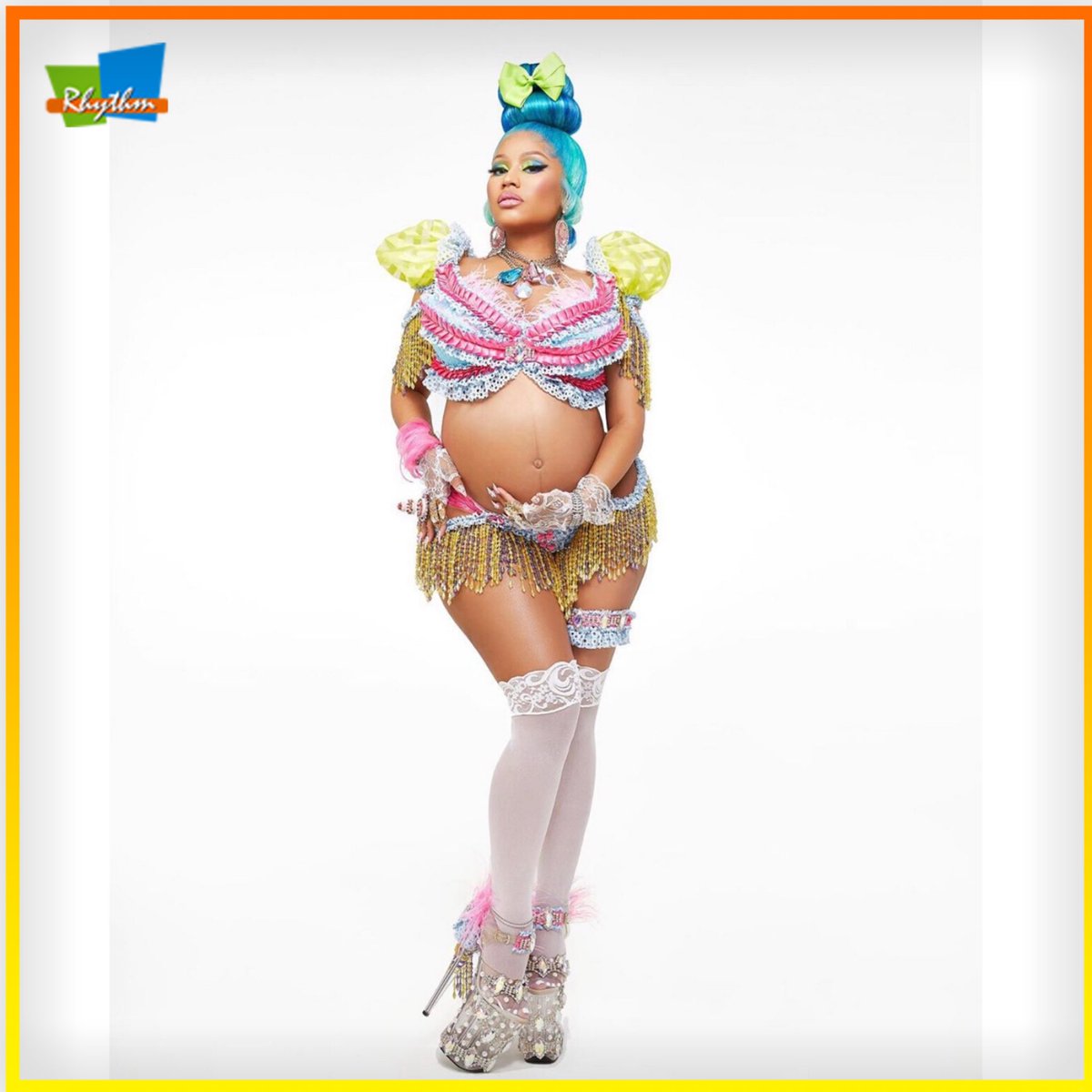 937RhythmFm's tweet photo. @NICKIMINAJ shares adorable baby bump photo 🥰🥰
Congratulations 🎉
#RhythmEntertainment #RhythmFm #Babybump #Preggie #Rapper https://t.co/VPzamwhoCA
