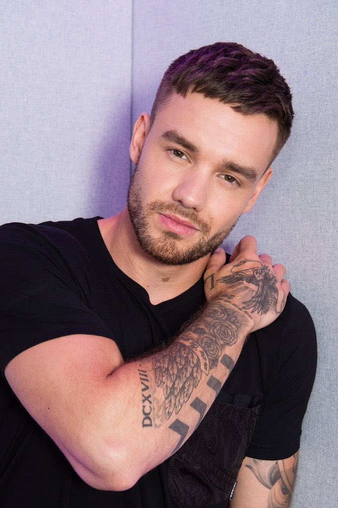 onedirectio0n_'s tweet photo. Entiendo q puede q algunas esten enojadas/tristes/desanimadas por lo de las entradas de Louis, y por lo ocurrido con Harry en Italia...pero no nos olvidemos q hoy le toca a Liam!!!
Comenten un par de veces xfa
#thankYouLiam #10Years #thanksyouLiam #ThanksLP #LiamPayne @LiamPayne https://t.co/QneJJXG3ny