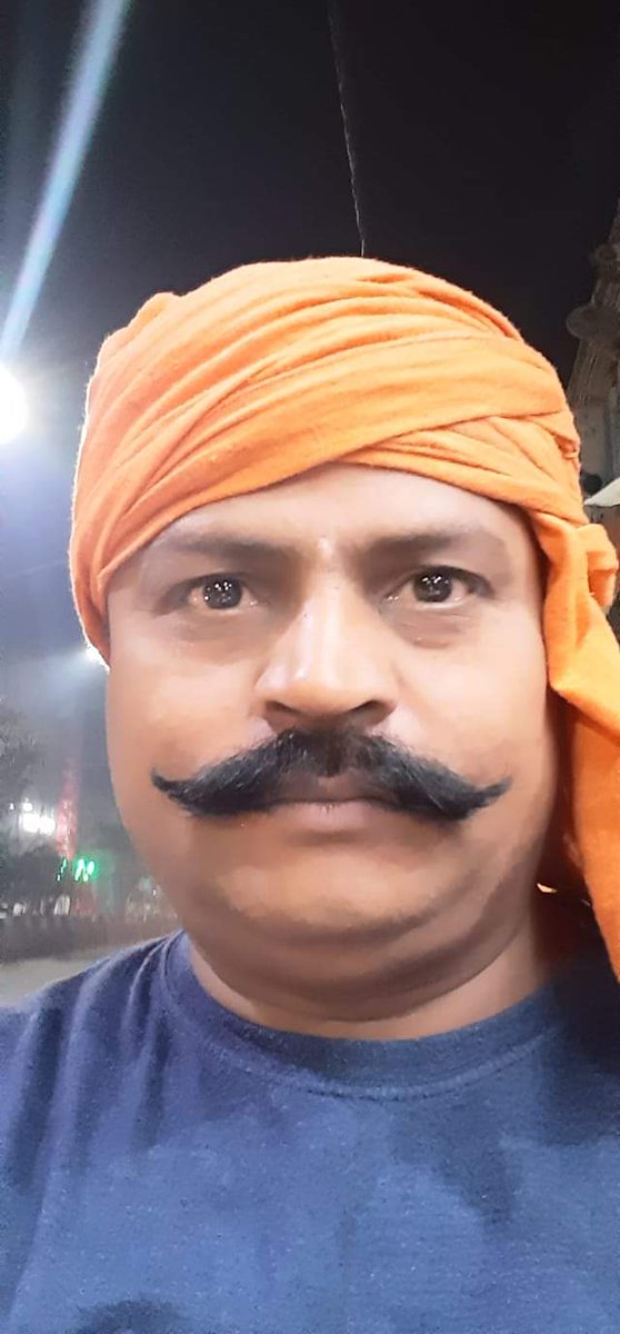 Rajusinghlodh11's tweet photo. बातो की मिठास अंदर का भेद नहीं खोलती मोर को देख के कोन कह सकता है कि ये सांप खाता होगा* https://t.co/jzKXHnYLI0