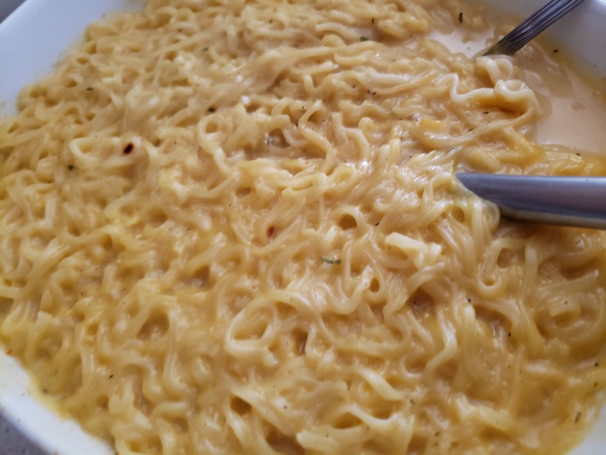taktaktaruken's tweet photo. Ramen!!! Chicken flavor with chili peppers jerky seasonings garlic salt with parsley garlic powder and goat cheese??? #OMG #soBOMB #delicious #creamy #homemadefood #homeMade https://t.co/gAK9mtJmEv