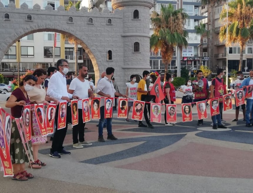 Mersin de 33 düş yolcusu 5. Yılında anıldı.

#Suruc5Yil 
#SurucİcinAdalet