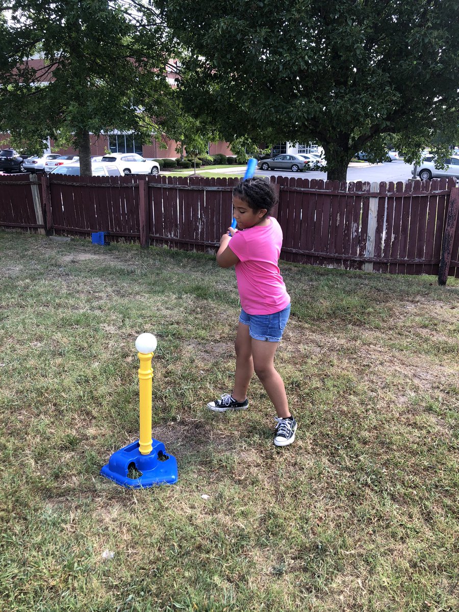 Unique Little Hands tweet media