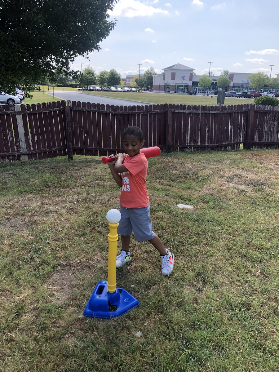 Unique Little Hands tweet media