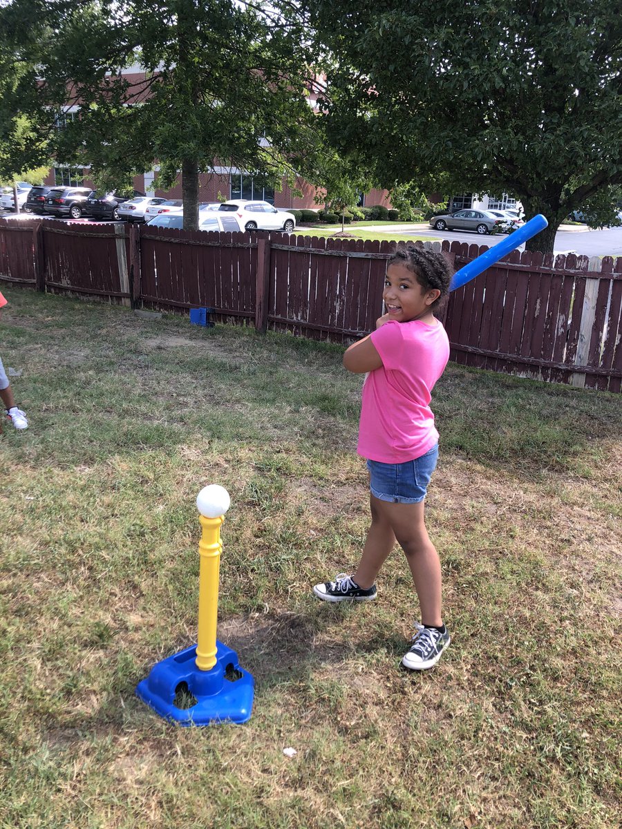 Unique Little Hands tweet media