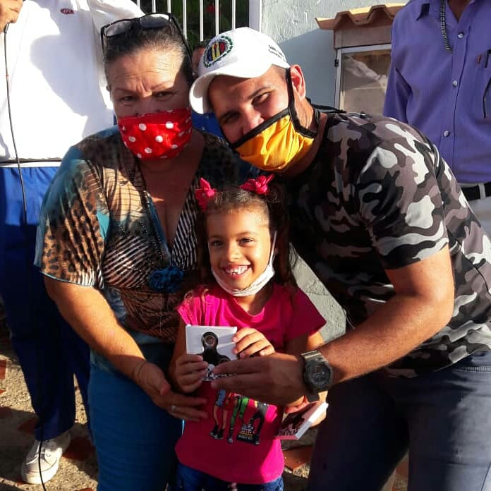 DarioGarciaADZ's tweet photo. Los Niños nuestro Impulso para seguir siempre ADelante.

GRACIAS infinitas a Dios que nos eligió de instrumento para ayudar y abordar la mayor cantidad de niños posible. 

Seguimos ADelante por que cada sonrisa vista ayer motivan más que cualquier otra cosa. https://t.co/lJHakrza3K