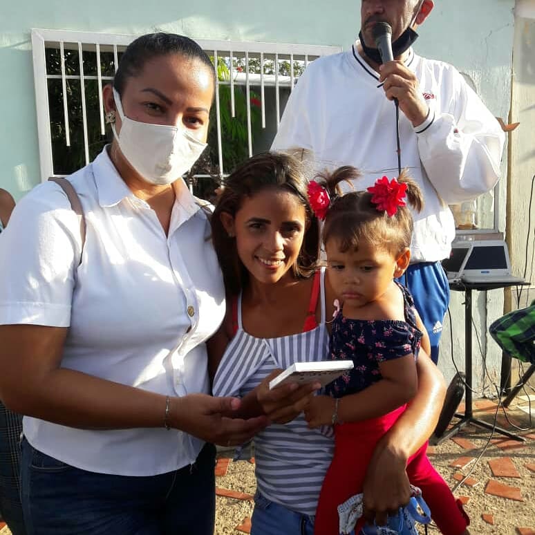 DarioGarciaADZ's tweet photo. Los Niños nuestro Impulso para seguir siempre ADelante.

GRACIAS infinitas a Dios que nos eligió de instrumento para ayudar y abordar la mayor cantidad de niños posible. 

Seguimos ADelante por que cada sonrisa vista ayer motivan más que cualquier otra cosa. https://t.co/lJHakrza3K