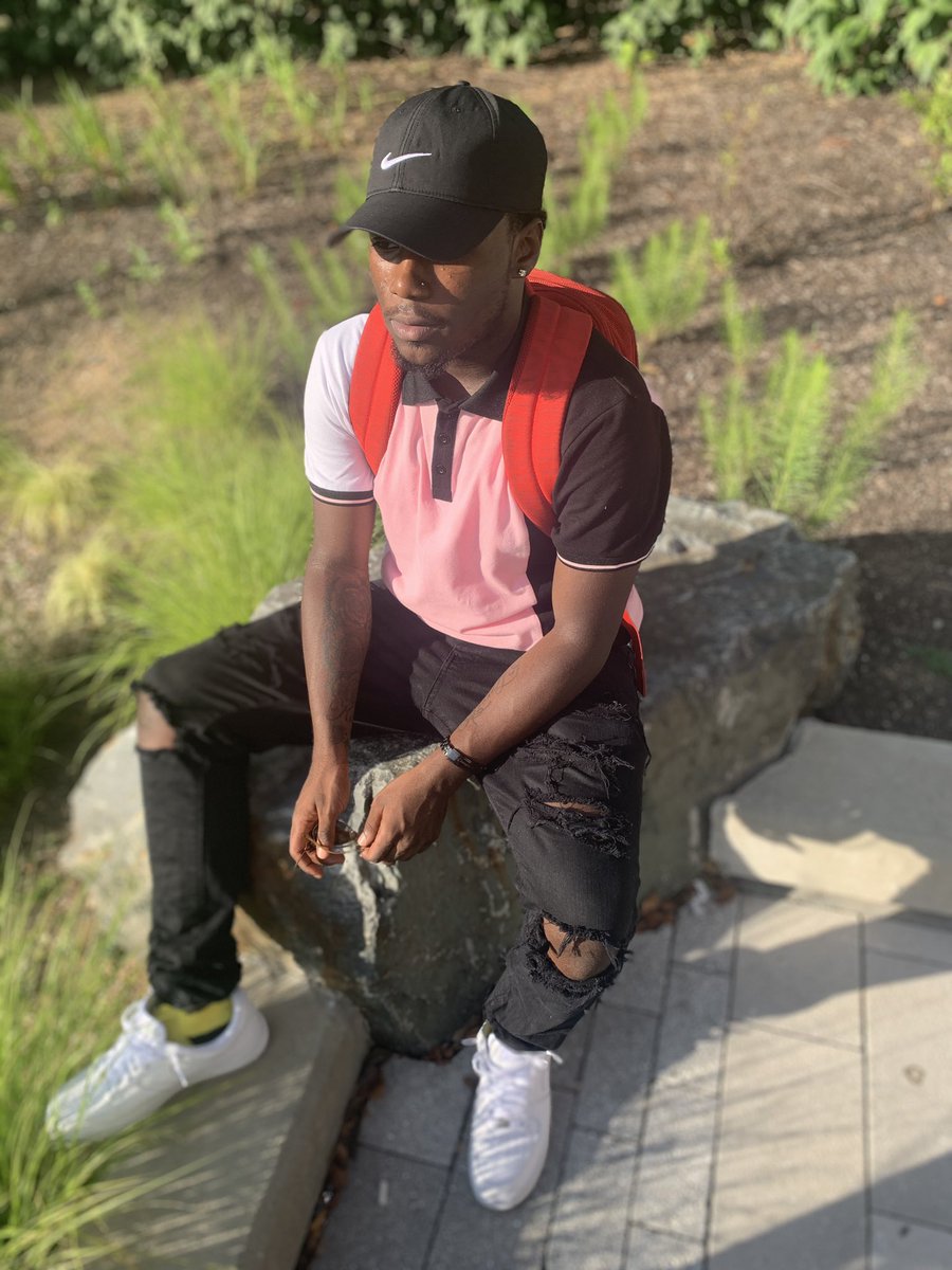 bml_phill's tweet photo. #WhosWhoAtMSU
Wassup My name Phill, if you don’t know me...You better Start😂
- Incoming Sophomore 
- Smoker, Drinker, lets match ? 😂
🍃
- M3 🎵🎺
Im fun as hell to be around and always doing some shit😂 if you see me say wassup 😌 https://t.co/2wbGHUb6po