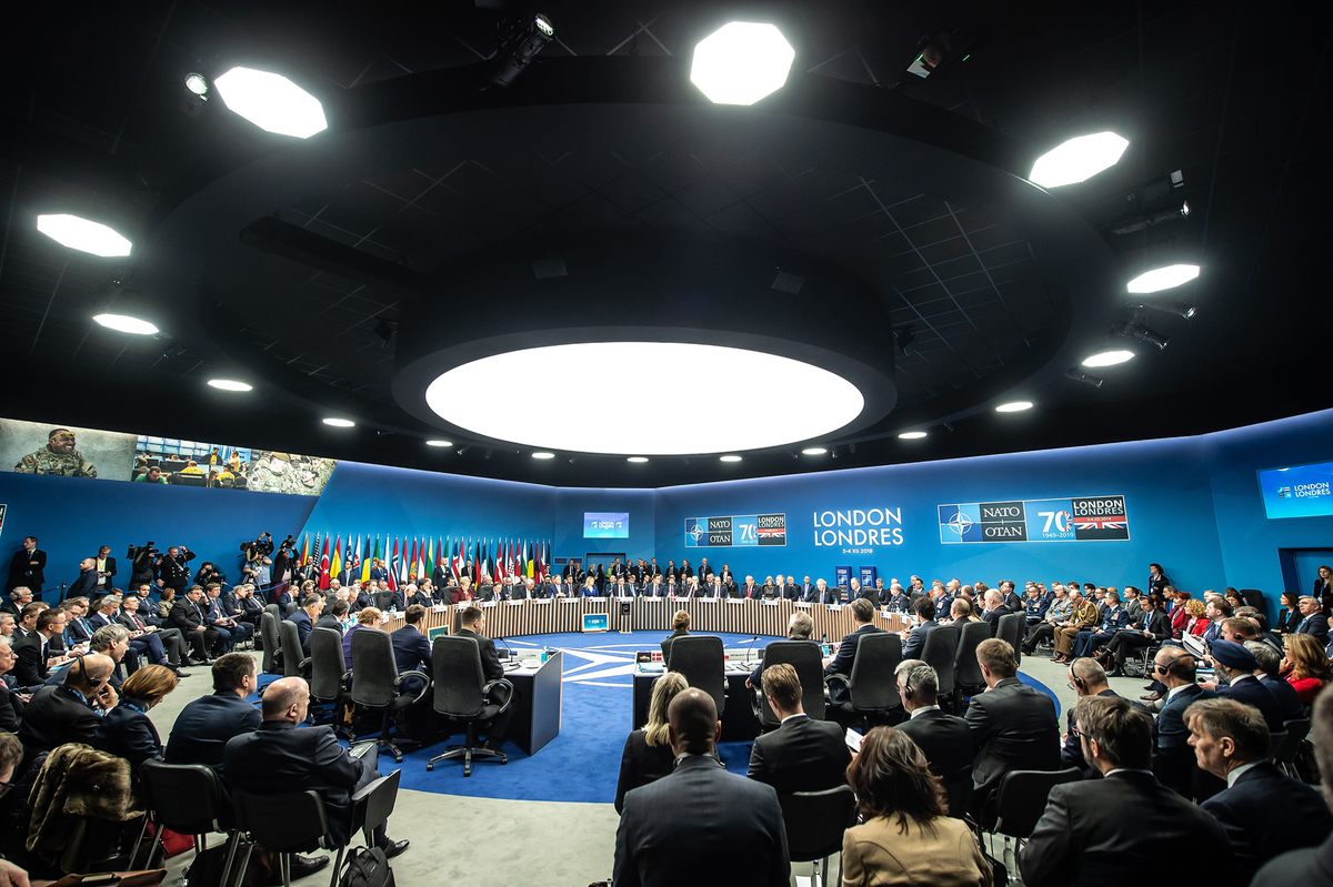 UKNATO's tweet photo. It’s #NationalPhotoWeek in 🇬🇧 and we thought we would celebrate by sharing our favourite photos📸 from the past year.

To kick off, we are looking back to NATO@70 celebrations with the London Leaders’ Meeting in December 2019 and @OxfordPhil's beautiful performance at @NATO HQ. https://t.co/UeTCBDpCgk
