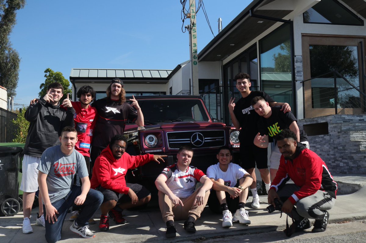 ThatBoiBlessed's tweet photo. A little motivation..... #RBonTop 😤
@RBUprising @RB_iChris @RB_Hopeful @RB_Arih @RBMercy @CodeVann @leocousineau @_xanzy @fIowy @ZachVFX @xcelflossy https://t.co/WsIbRTqmMy