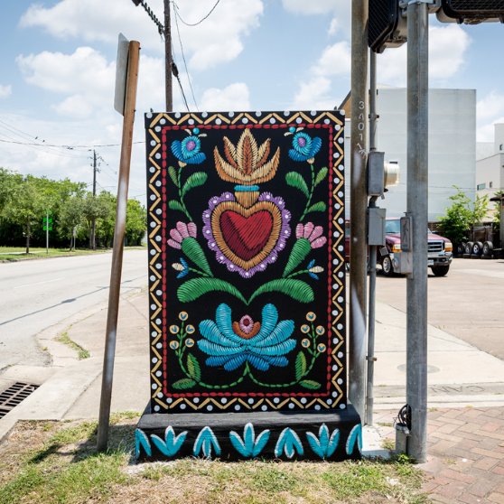 HouPublicWorks's tweet photo. #MondayMotivation is finding amazing #StreetArt this summer with the new #HoustonMuralMap (https://t.co/XjR9SmyLpW). 🎨👏 Check out one of our faves by Joy Matheson! ❤️🔥👀#SelfGuidedTour #MiniMuralsHou #PublicArt #FindJoy #SocialDistancing https://t.co/PzJsfLnxXv
