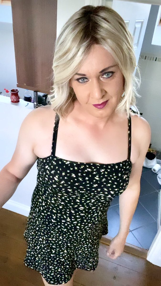 VivianHarding18's tweet photo. Me 7 years ago as opposed to now.. #tgirl #tranny #crossdresser https://t.co/EJqwjxuGHk
