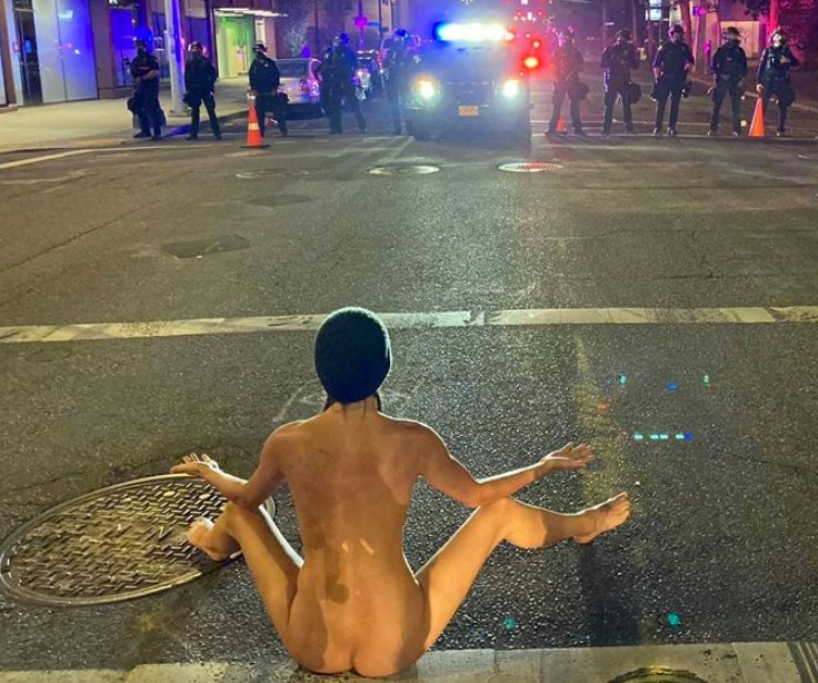 Cassandra 🏳️‍🌈 tweet media