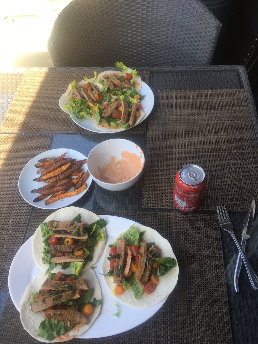 Nemz38's tweet photo. I can cook ladies... and lads.. and.. anything honestly I’m desperate https://t.co/XYrjh68Exr