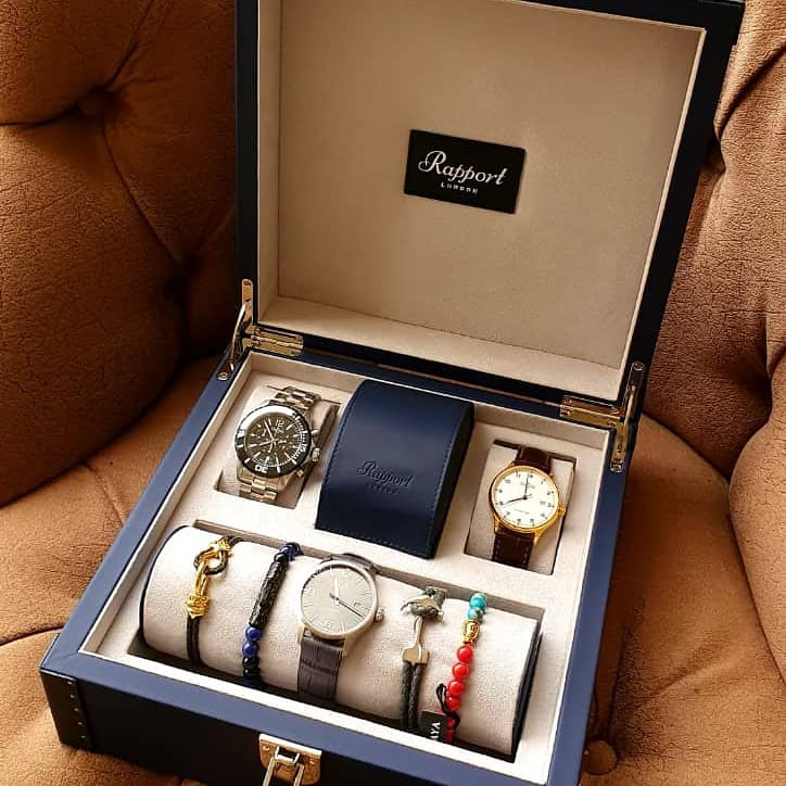 AdnarRobati's tweet image. #RapportLondon #Kensington Collection box is one of class it holds up to six of your watches, a centre removable travel roll to hold 1 watch, covered in smooth navy leather, black leather &amp;amp; chrome fittings to match.
.

#watchbox #watchstorage   #weloveluxury #adnarrobatiluxury